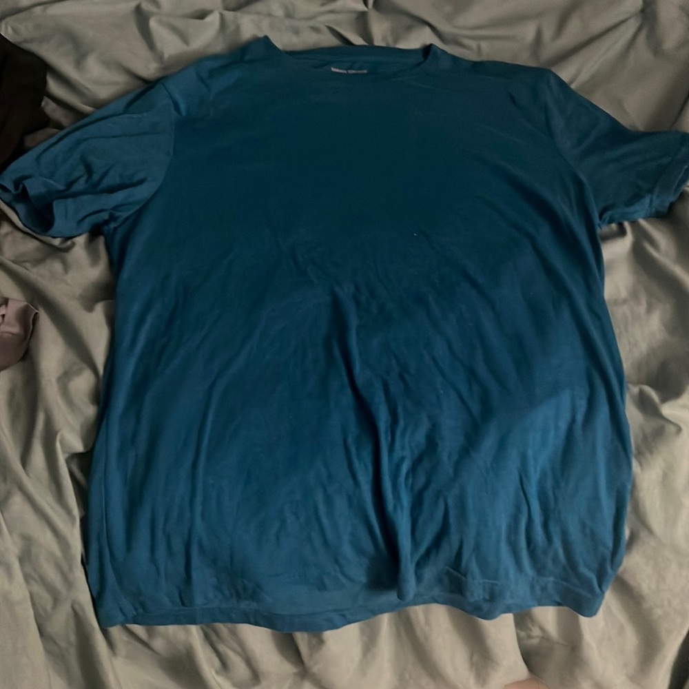 Banana republic solid blue T-shirt